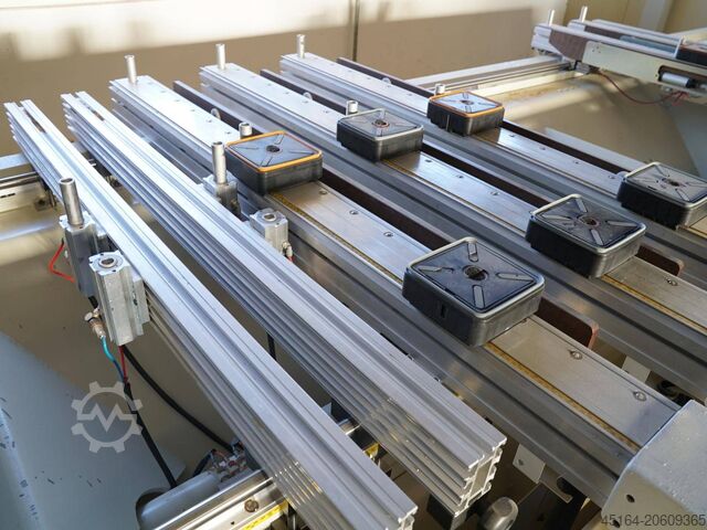 CNC machining center Morbidelli Author 853