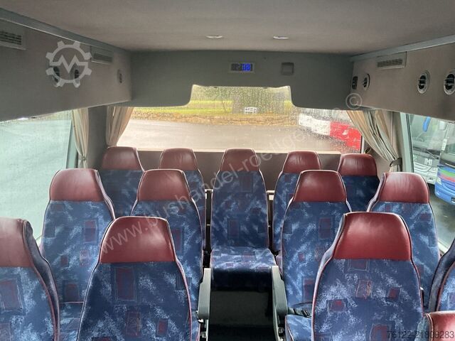 Bas pelancongan Van Hool T916 Astron