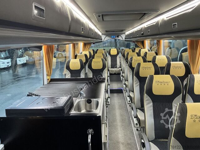 Bas pelancongan Van Hool TX 16 Astronef