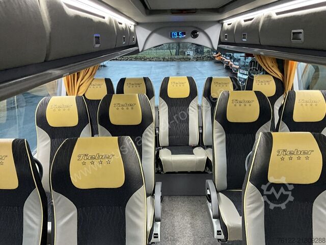 Bas pelancongan Van Hool TX 16 Astronef