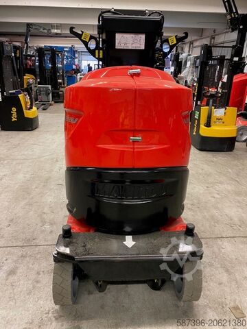Pengangkatan vertikal Manitou 100VJR