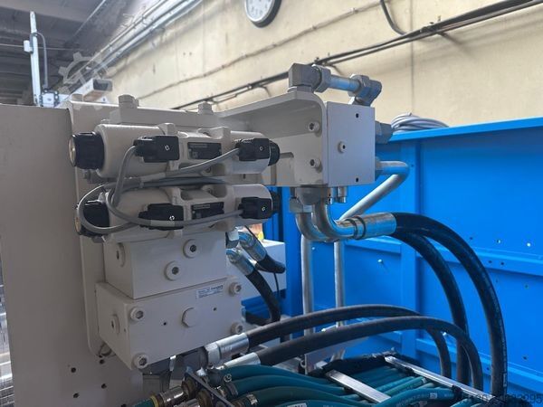 Enjeksiyonlu kalıp makinası KraussMaffei KM 200-1400 CX
