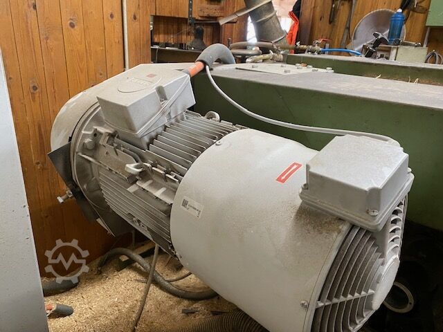 Atelier de rabotage complet avec 2 systèmes d’empilage Weinig Hydromat 22 B / 8 Wellen