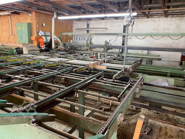 Atelier de rabotage complet avec 2 systèmes d’empilage Weinig Hydromat 22 B / 8 Wellen