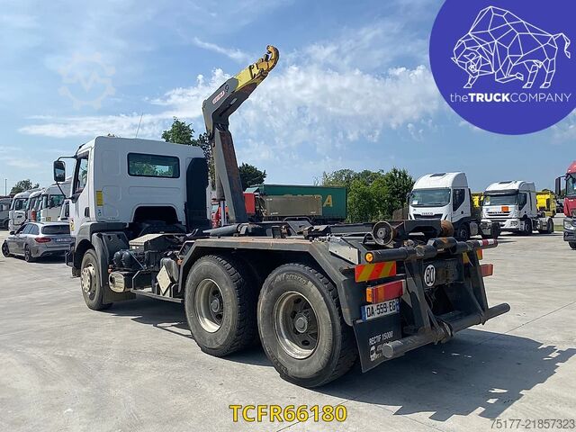 Transportul de containere Renault Kerax 370