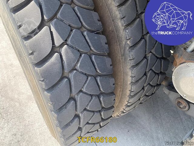 Transportul de containere Renault Kerax 370