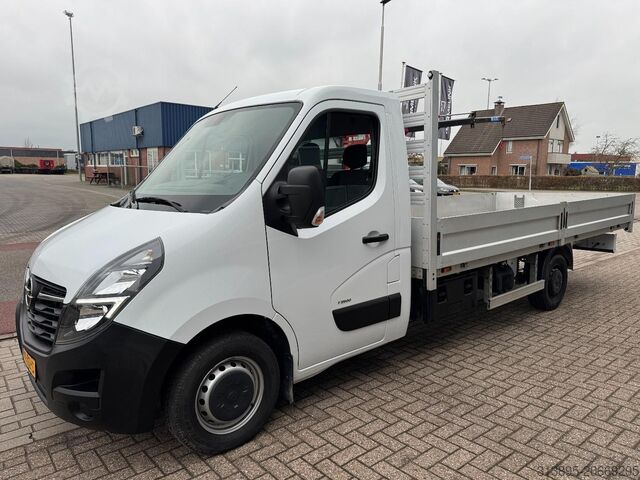 Товарен автомобил с платформа и кран Opel Movano