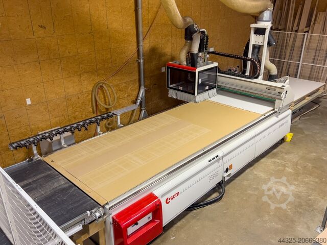 नेस्टिंग टेबल के साथ मशीनिंग केंद्र SCM PRATIX 15N