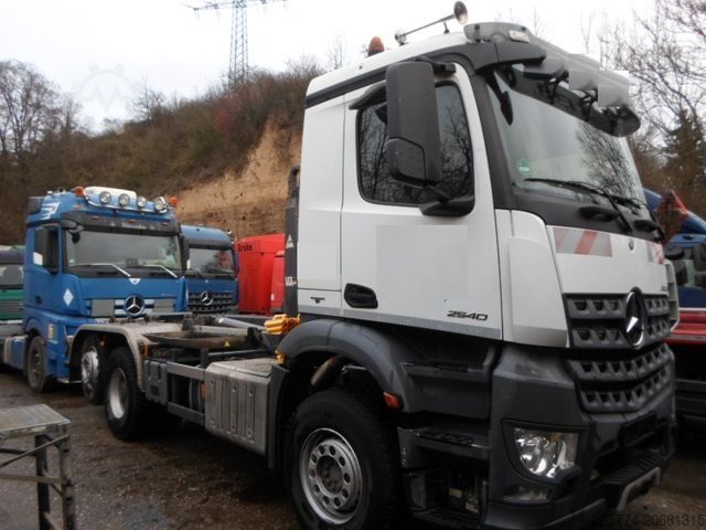 Kanca kasalı yük kamyonu (roll-off) MERCEDES-BENZ 2540 L/ 6x2/ ABROLLER