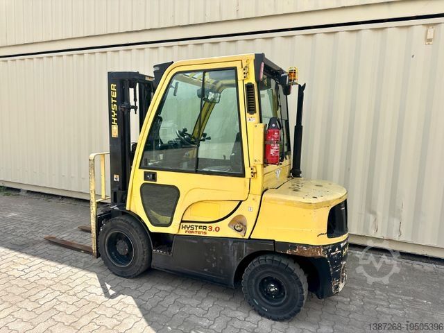 Empilhadeira frontal HYSTER H3.0FT / Diesel / Triplex / Ex Armee