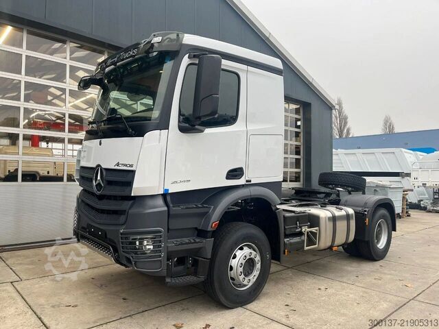 Mercedes-Benz Actros 2045 S 4x2 Tractor Head Mercedes-Benz Actros 2045 S 4x2 Tractor Head