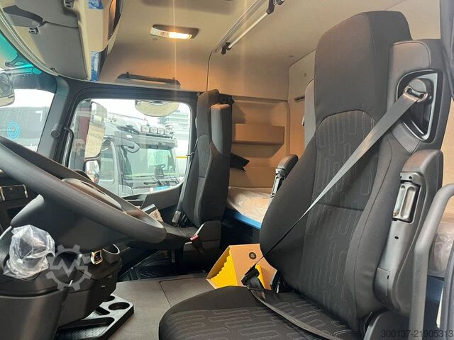 Mercedes-Benz Actros 2045 S 4x2 Tractor Head Mercedes-Benz Actros 2045 S 4x2 Tractor Head
