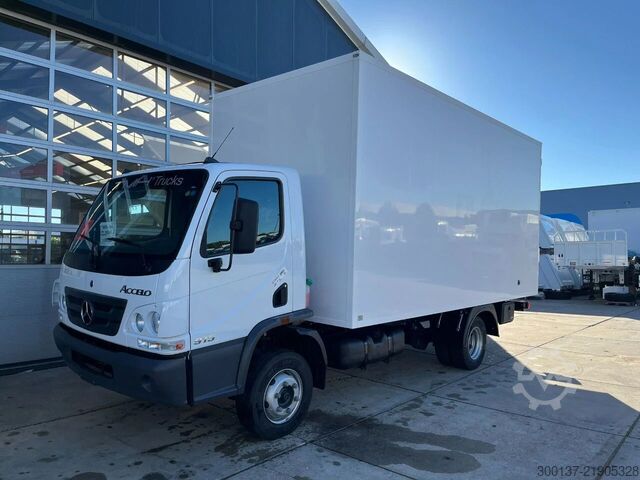 Caja cerrada Mercedes-Benz Accelo 915 4x2 Closed Cargo Truck