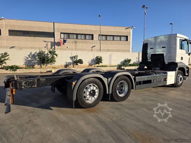 шасси грузовика MAN TGS 26.360