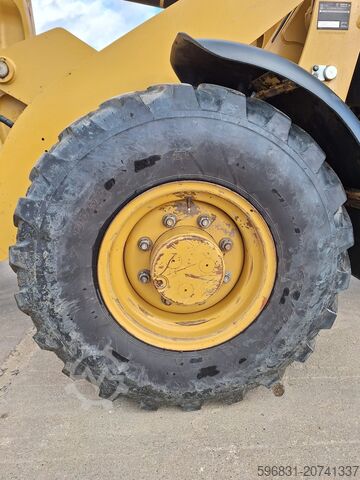 τροχοφόρος φορτωτής Caterpillar 906M