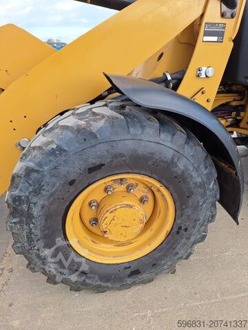 τροχοφόρος φορτωτής Caterpillar 906M