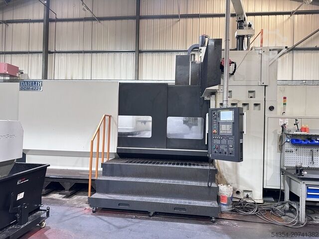 Centro di lavoro a doppia colonna Dahlih DCM 4225