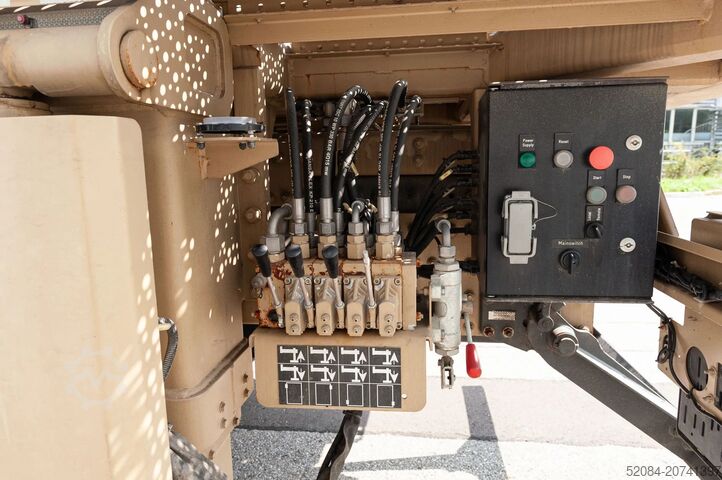 মার্সিডিজ-বেঞ্জ জেট্রোস ২৭৩৩ এ ৬×৬ Mercedes-Benz EJC 216