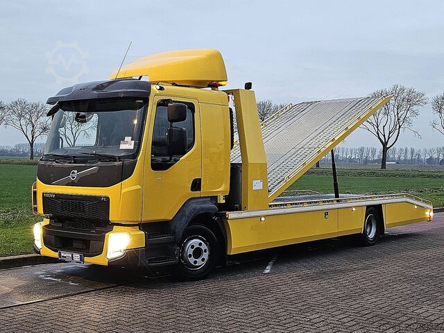 รถตู้ขนส่งรถยนต์ VOLVO FL 210.12