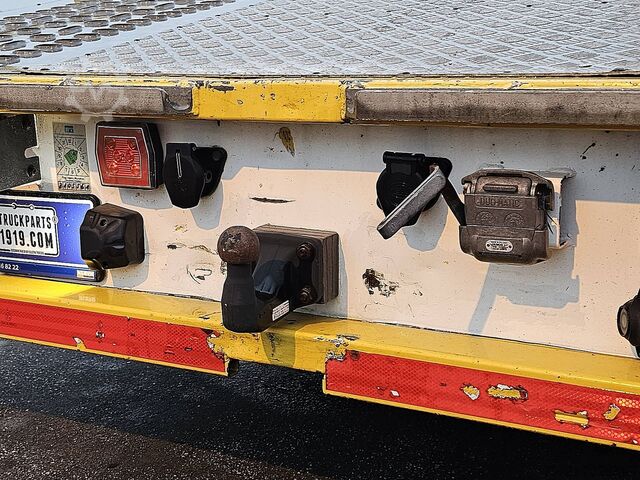 รถตู้ขนส่งรถยนต์ VOLVO FL 210.12