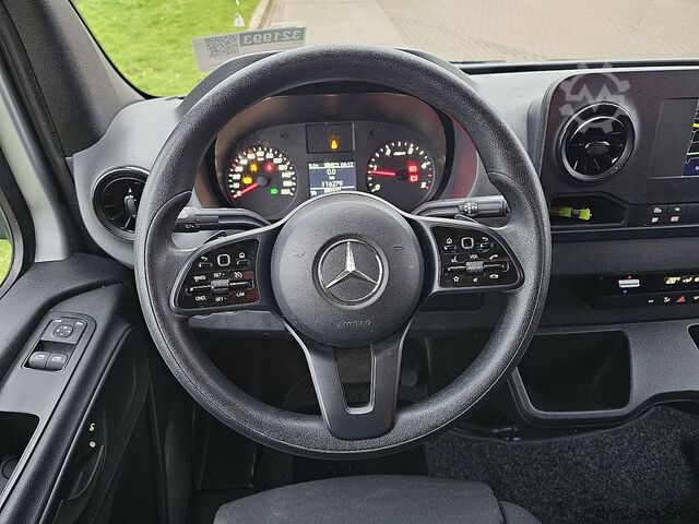 Kufor MERCEDES-BENZ SPRINTER 317 Bakwagen Laadklep!