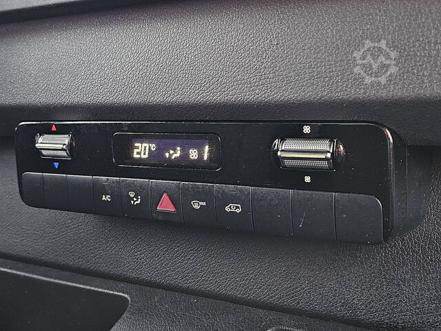 Kufor MERCEDES-BENZ SPRINTER 317 Bakwagen Laadklep!