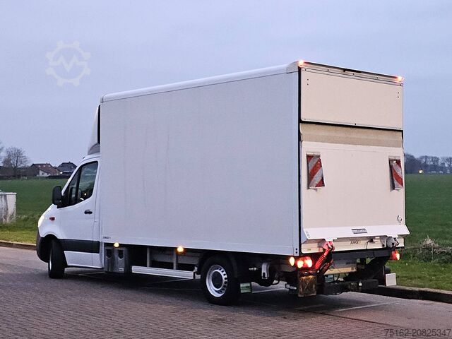 Kufor MERCEDES-BENZ SPRINTER 319 Bakwagen Laadklep V6