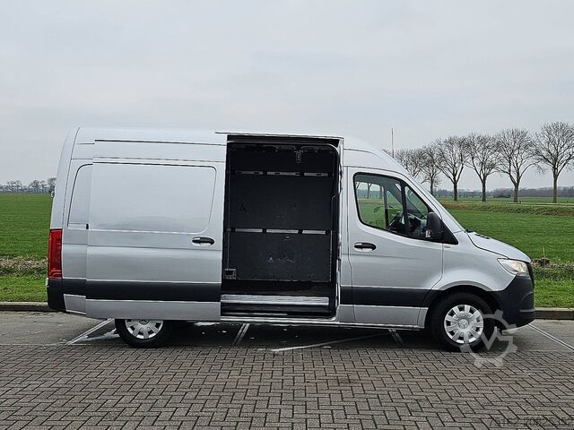 Kombi s vysokou strechou MERCEDES-BENZ SPRINTER 315 L2H2 RWD Mbux