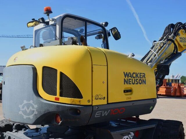 Hjólagröfu WACKER NEUSON EW100 wheel-excavator Model E06-06