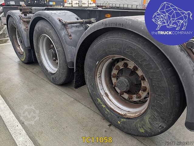 Preprava kontajnerov Turbos Hoet Tank chassis Gooseneck