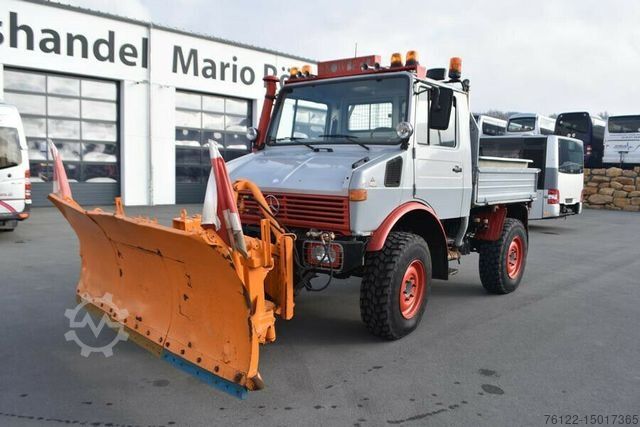 Dragbil MERCEDES-BENZ Unimog 424 / Multicar / Xylon