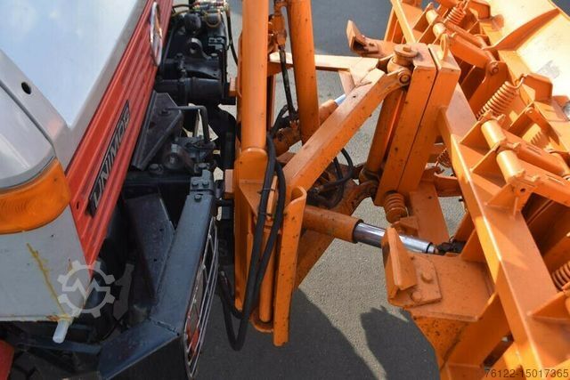 Dragbil MERCEDES-BENZ Unimog 424 / Multicar / Xylon