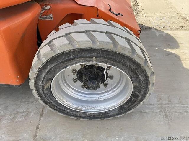 Liðbundin bómulyfta JLG E450AJ