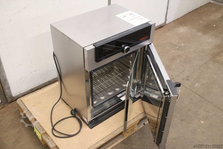 インキュベーター・ラボオーブン Memmert IN30  +5 °C bis +80 °C