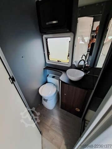 Camping-car semi-intégré ACROSS 660 LD - 6 Sitze/6 Betten m.Tageszulassung