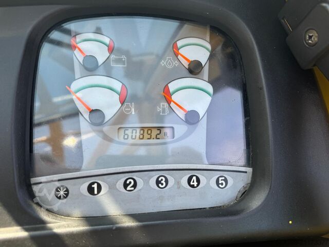 4-колесный вилочный погрузчик Hyster H 5.5 XM // Full cabin // Only 6089 hour