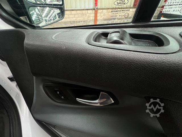 Kleinbus FORD Transit Custom 2.0 TdCi L1H1 9Sitze Motor Defect