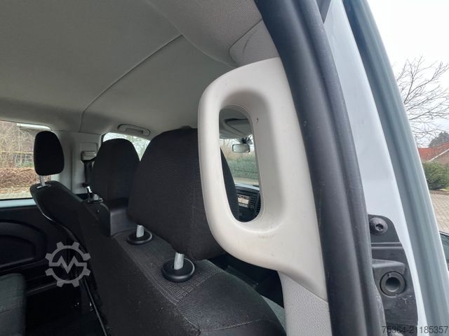 Minibus MERCEDES-BENZ Vito 111 Cdi BlueTEC 9 Sitze Klima Navi Tempomat