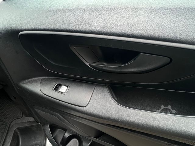 Minibus MERCEDES-BENZ Vito 111 Cdi BlueTEC 9 Sitze Klima Navi Tempomat
