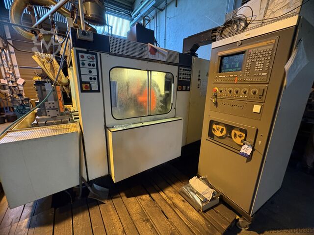 Horizontal-Bearbeitungszentrum HÜLLER HILLE NBH 70