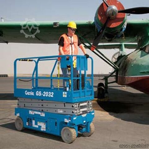 Scherenarbeitsbühne Genie GS 2032