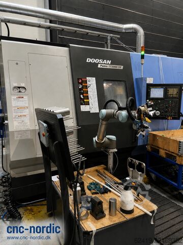 Centro de torneado y fresado CNC Doosan Puma TT 2000 SY