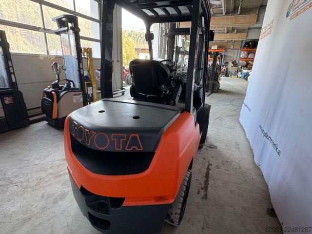 Carretilla elevadora diésel Toyota 8FDF30