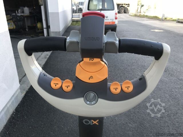 ръчна палетна количка Crown WP 3080 Elektro-Hubwagen mit Masthub