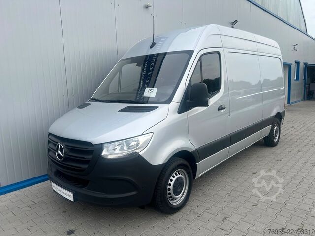 High top van MERCEDES-BENZ Sprinter 215 9G-TR HOCH+LANG KLIMA 3-SITZ KAMERA