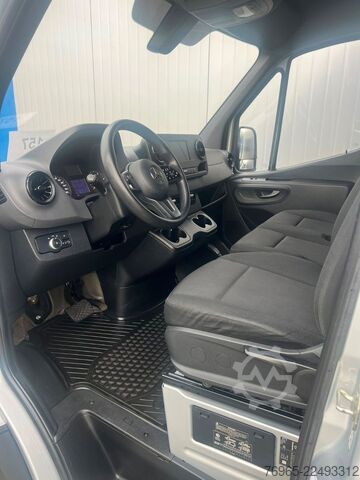 High top van MERCEDES-BENZ Sprinter 215 9G-TR HOCH+LANG KLIMA 3-SITZ KAMERA