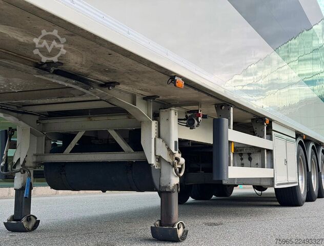 Semirremolque frigorífico Burg O-3-42 VAN BEURDEN AIR CARGO ROLLERBEDS TAI