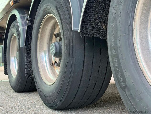Semirremolque frigorífico Burg O-3-42 VAN BEURDEN AIR CARGO ROLLERBEDS TAI