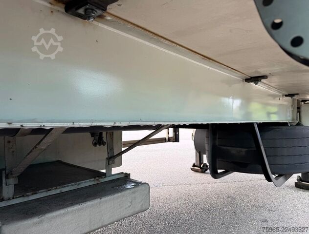 Semirremolque frigorífico Burg O-3-42 VAN BEURDEN AIR CARGO ROLLERBEDS TAI