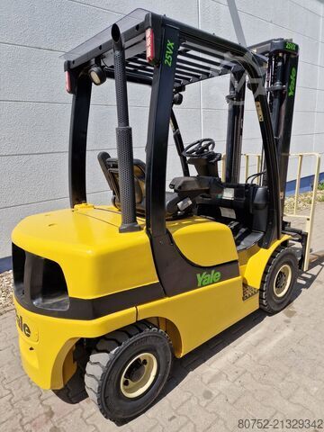 Forklift Yale GDP25VX Diesel Stapler